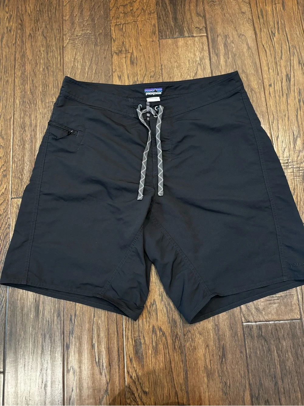 Men’s Patagonia Wavefarer Board Shorts Size 36